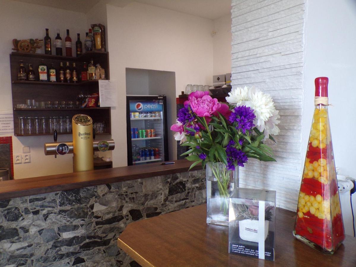 U Kremilka Hotel Jicin Luaran gambar