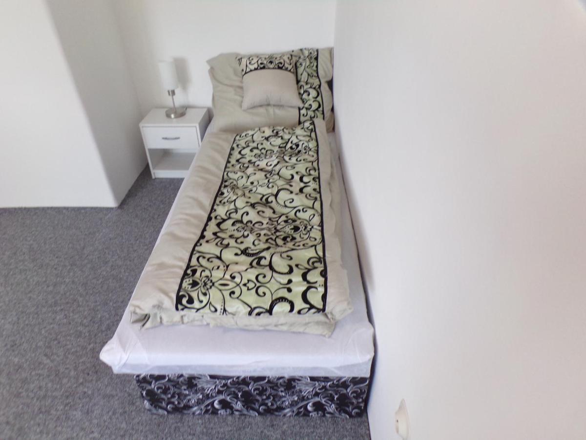 U Kremilka Hotel Jicin Luaran gambar
