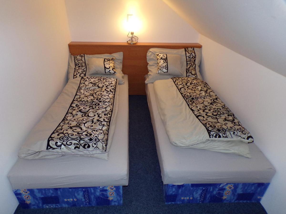 U Kremilka Hotel Jicin Luaran gambar