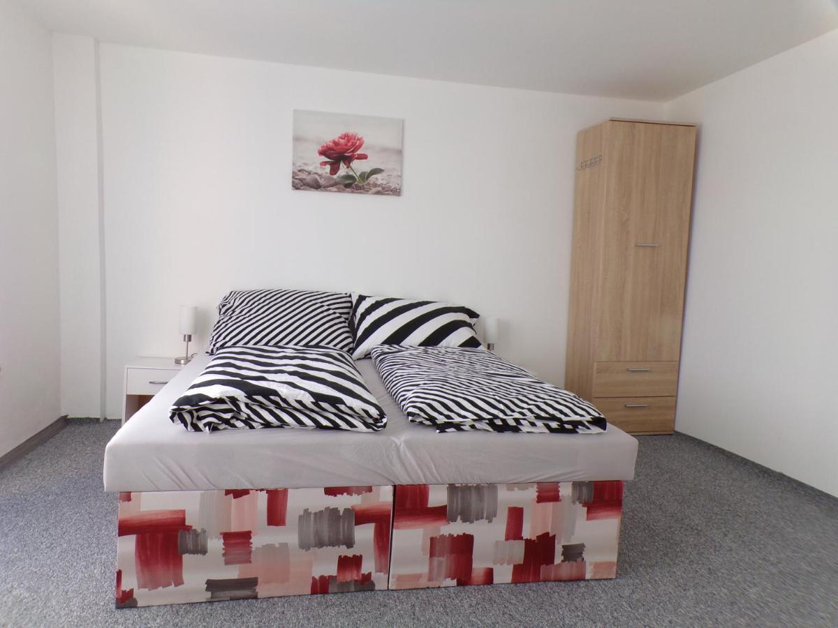 U Kremilka Hotel Jicin Luaran gambar